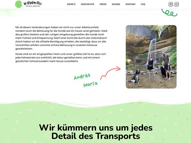 Galleri- eller om-oss-sektion på In Seinem Fell med bilder på hundar i trädgården
